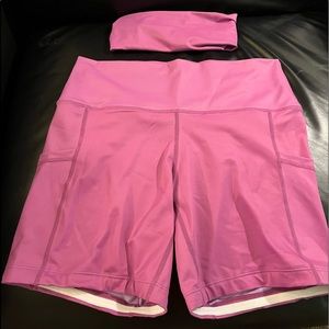 CVG lightly worn -Excellent condition.  Pet friendly home.  Headband included.